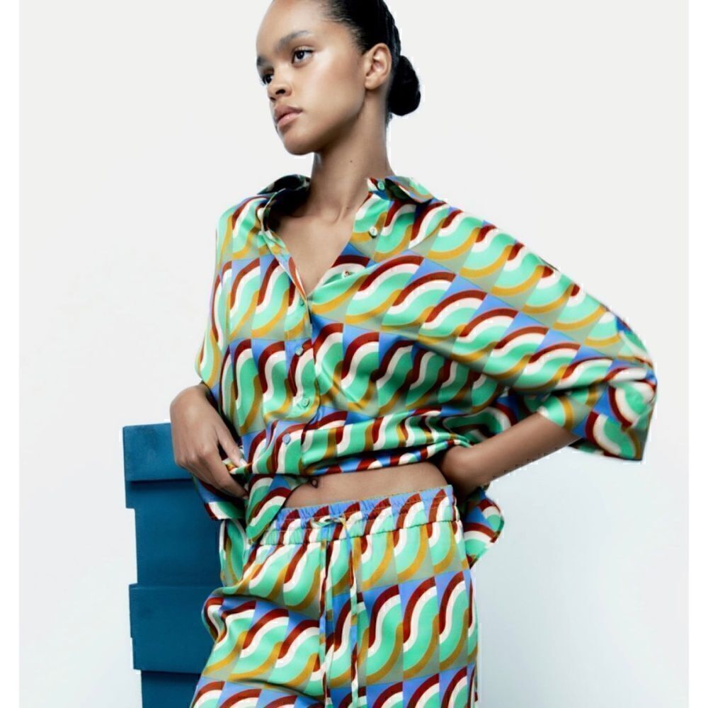 NWOT Zara Blogger’s Favorite Satin Effect Geometric Print Oversized Shirt, Small - Picture 8 of 16